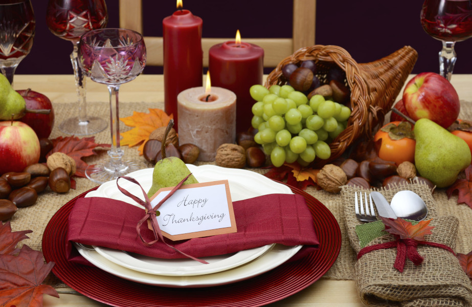 Thanksgiving table decorations